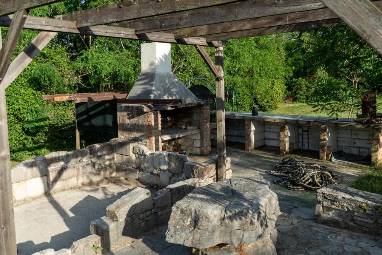 Brajkovici  Julijud, Heated Pool, Jacuzzi, Dome And Sauna מראה חיצוני תמונה